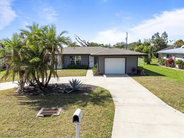 4216 SE 1st CT, Cape Coral, FL 33904