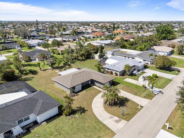 4216 SE 1st CT, Cape Coral, FL 33904