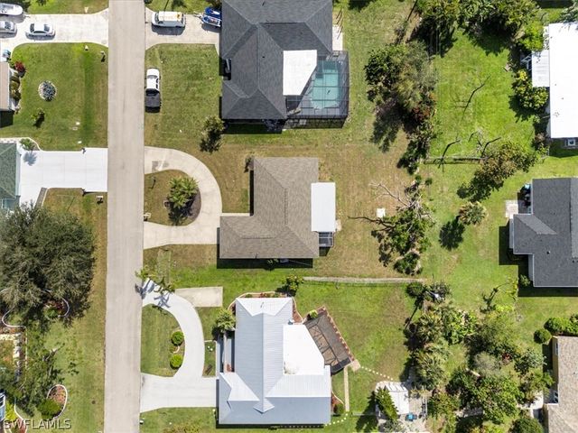 4216 SE 1st CT, Cape Coral, FL 33904