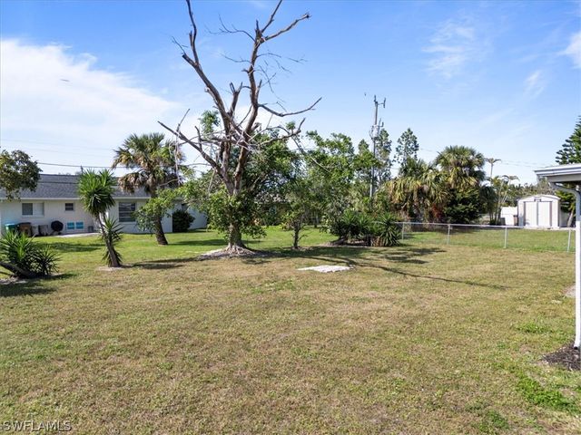 4216 SE 1st CT, Cape Coral, FL 33904