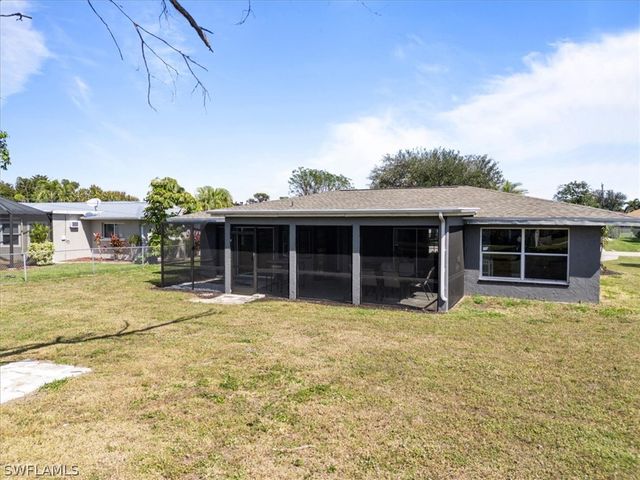 4216 SE 1st CT, Cape Coral, FL 33904