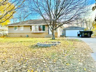 5942 Zenith Avenue N, Brooklyn Center, MN 55429
