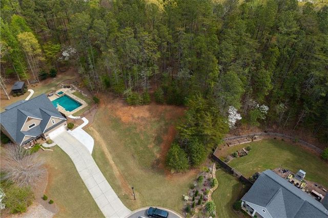 18 Pinoak Trail SE, Cartersville, GA 30121