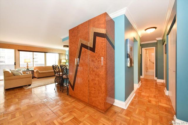 18-15 215 2G, Bayside, NY 11360