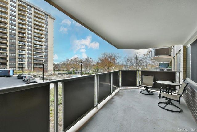 18-15 215 2G, Bayside, NY 11360