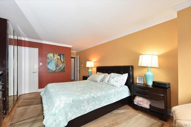 18-15 215 2G, Bayside, NY 11360