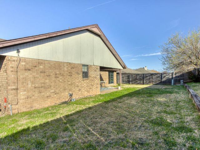 8816 Dena Lane, Oklahoma City, OK 73132