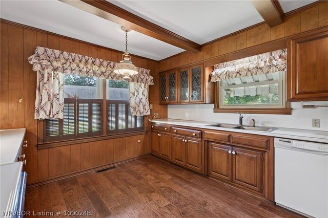 2323 S V Street, Fort Smith, AR 72901