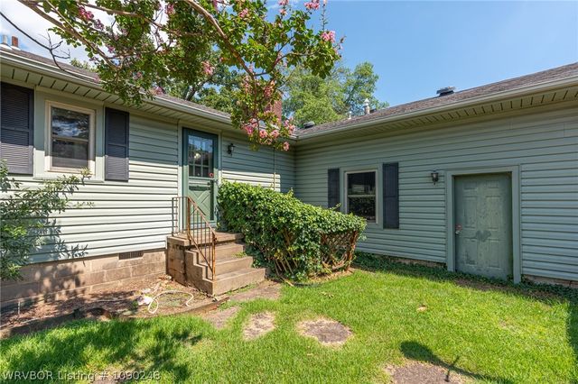 2323 S V Street, Fort Smith, AR 72901