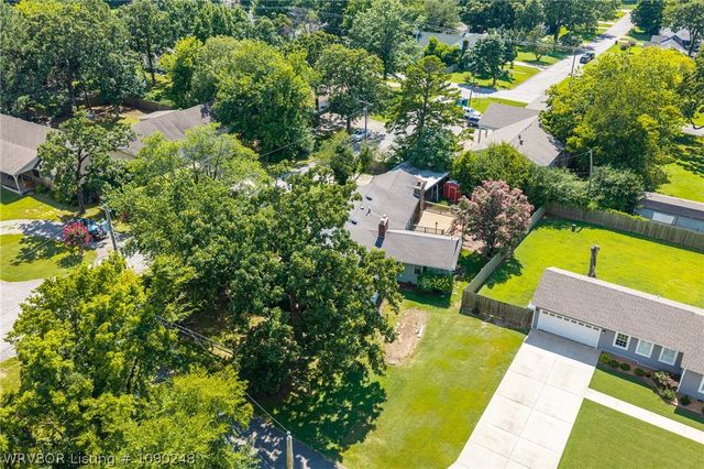2323 S V Street, Fort Smith, AR 72901