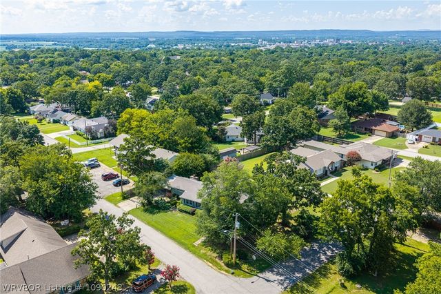 2323 S V Street, Fort Smith, AR 72901