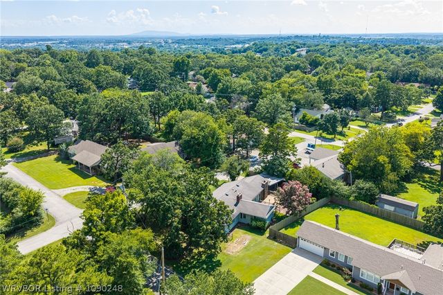 2323 S V Street, Fort Smith, AR 72901