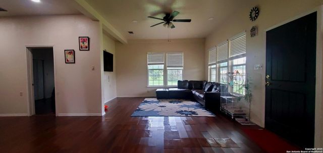 1121 N Oak, Pearsall, TX 78061