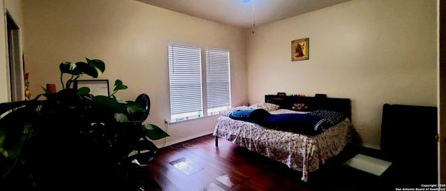 1121 N Oak, Pearsall, TX 78061