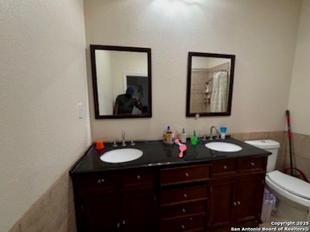 1121 N Oak, Pearsall, TX 78061