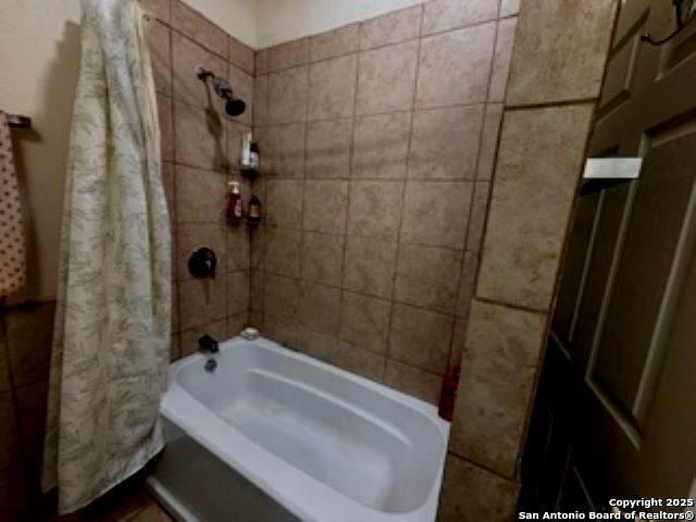 1121 N Oak, Pearsall, TX 78061