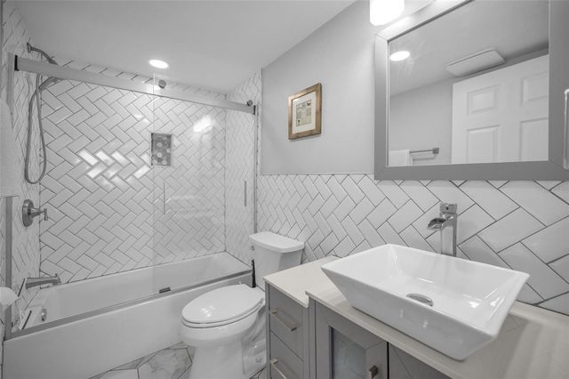 300 64TH AVENUE 318, St Pete Beach, FL 33706