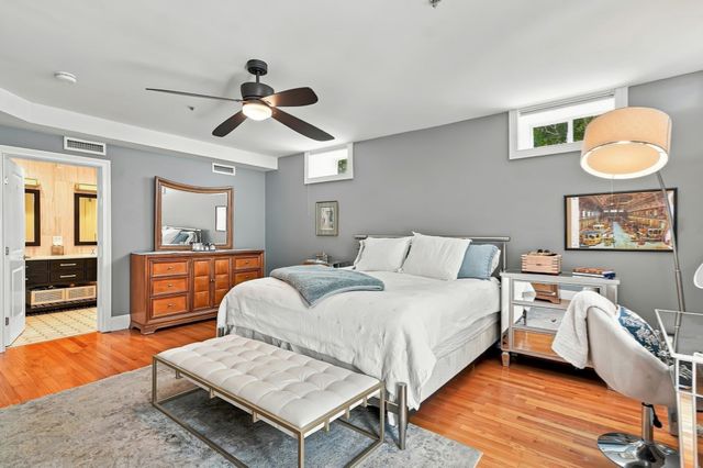221 Worcester Lane 6, Waltham, MA 02451