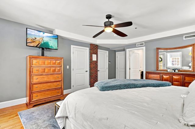 221 Worcester Lane 6, Waltham, MA 02451