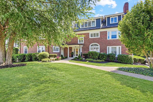 221 Worcester Lane 6, Waltham, MA 02451