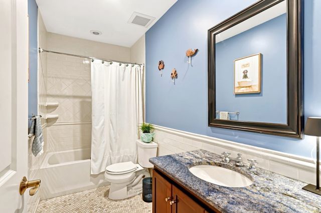 221 Worcester Lane 6, Waltham, MA 02451