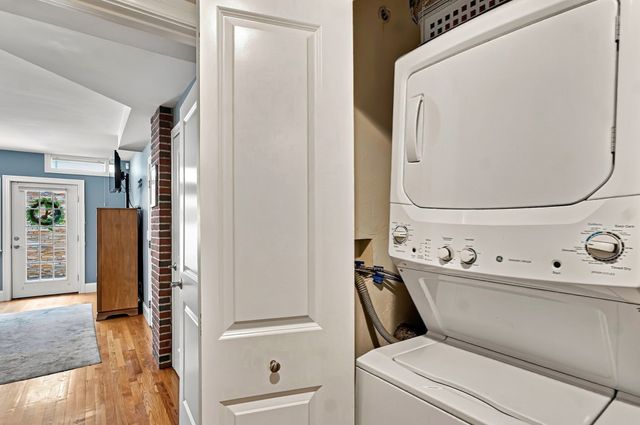 221 Worcester Lane 6, Waltham, MA 02451
