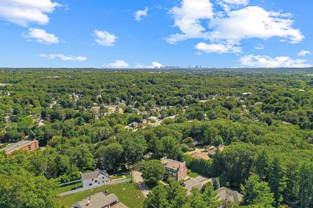 221 Worcester Lane 6, Waltham, MA 02451