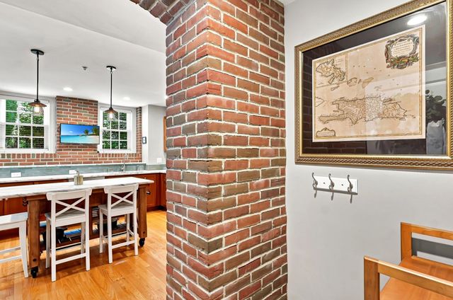 221 Worcester Lane 6, Waltham, MA 02451
