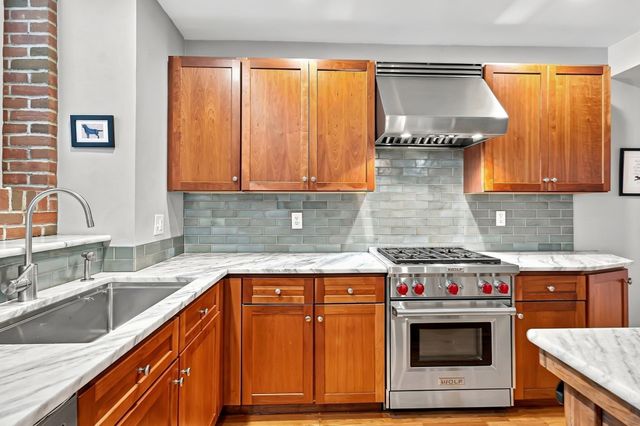 221 Worcester Lane 6, Waltham, MA 02451