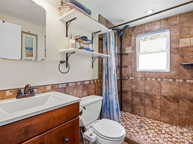 125 Lower Edgewood Road, Candler, NC 28715