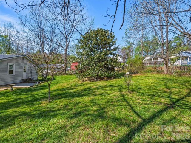 125 Lower Edgewood Road, Candler, NC 28715