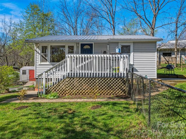 125 Lower Edgewood Road, Candler, NC 28715