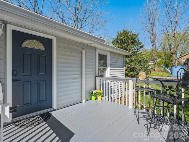 125 Lower Edgewood Road, Candler, NC 28715