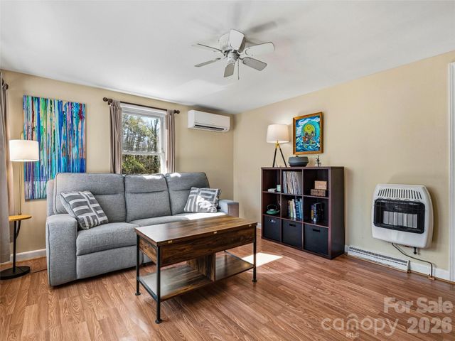 125 Lower Edgewood Road, Candler, NC 28715