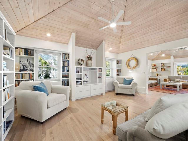 677 LANDS END DRIVE, Longboat Key, FL 34228