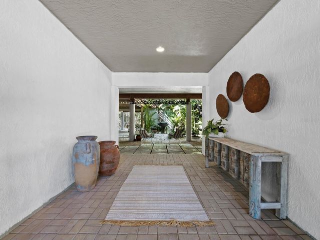 677 LANDS END DRIVE, Longboat Key, FL 34228