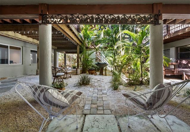 677 LANDS END DRIVE, Longboat Key, FL 34228