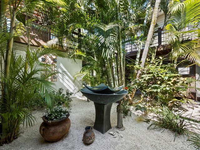 677 LANDS END DRIVE, Longboat Key, FL 34228