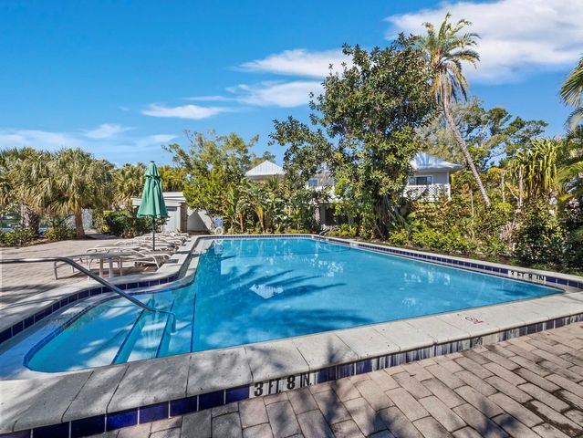 677 LANDS END DRIVE, Longboat Key, FL 34228