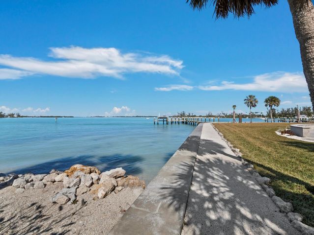 677 LANDS END DRIVE, Longboat Key, FL 34228