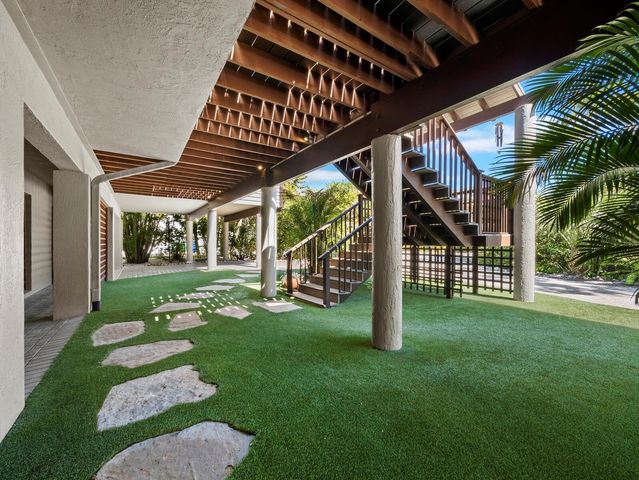 677 LANDS END DRIVE, Longboat Key, FL 34228