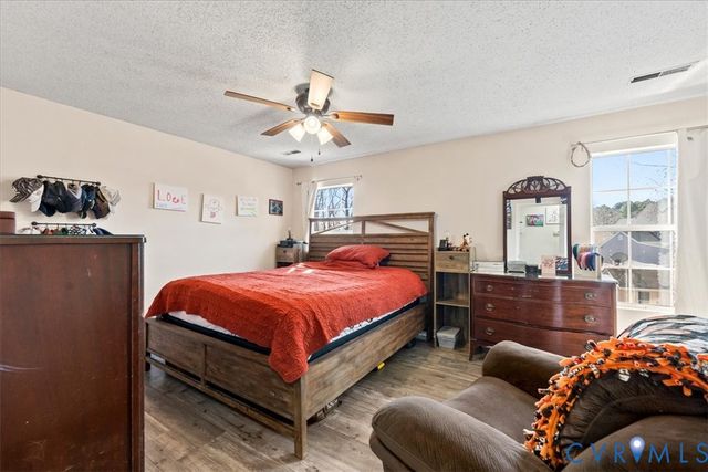 14126 Bermuda Point Ct, Chester, VA 23836