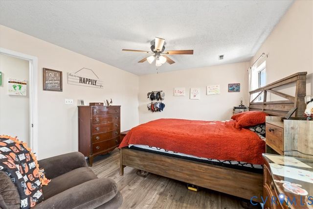 14126 Bermuda Point Ct, Chester, VA 23836