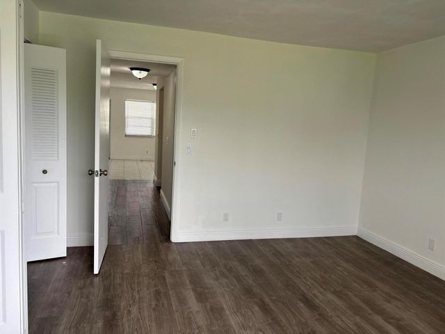 218 Windsor J, West Palm Beach, FL 33417