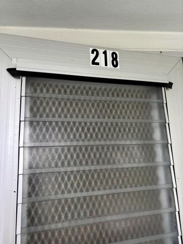 218 Windsor J, West Palm Beach, FL 33417