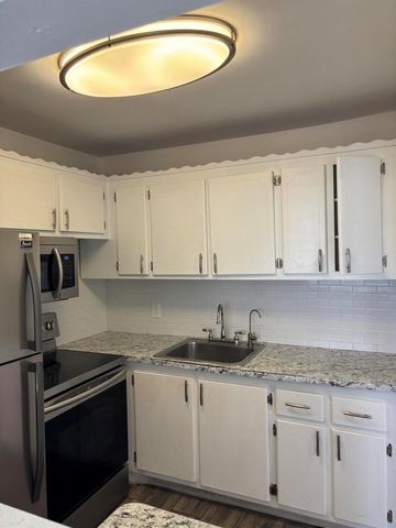 218 Windsor J, West Palm Beach, FL 33417