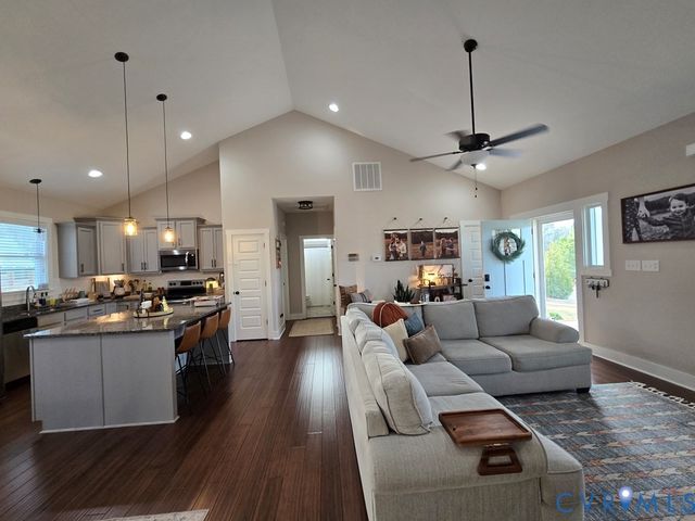 110 Jay's Rd, Farmville, VA 23901