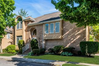 166 La Quinta Court, Holmdel, NJ 07733