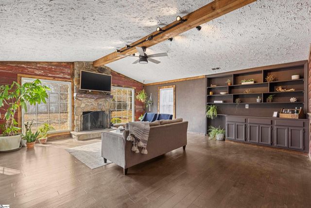 102 Harts Lane, Simpsonville, SC 29681