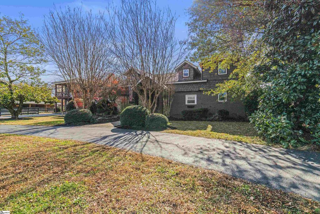 102 Harts Lane, Simpsonville, SC 29681